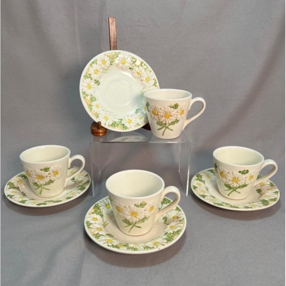 Metlox Poppy Trail Sculptured Daisy Tea Cup and Saucer Set of 4 White Floral - Picture 2 of 13